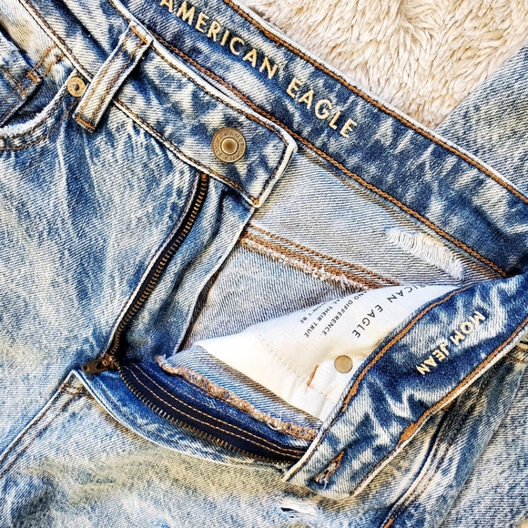 NWOT American Eagle Ripped Mom Jean's Size 4 Reg - Picture 9 of 11